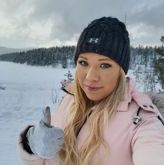 Meet your Posher, Stephanie - Picture 1 of 1